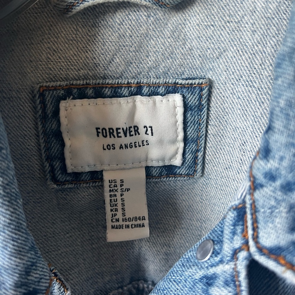 CLEARANCE Women’s Small Blue Jean Jacket - Picture 6 of 8